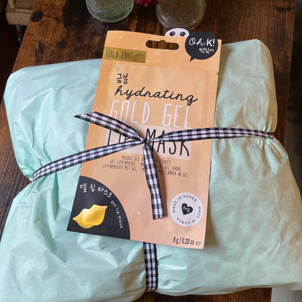 Mystery clothing box size medium! Valued over $100